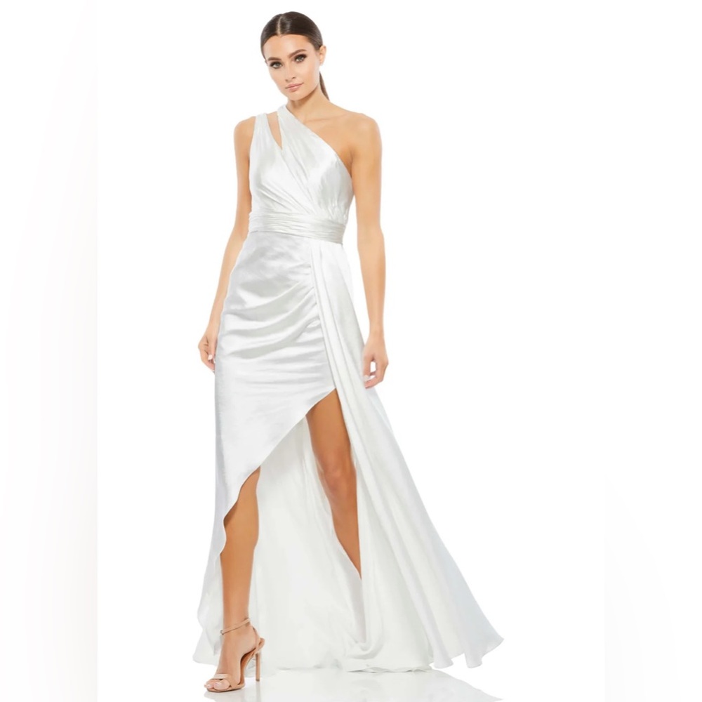NWT Mac Duggal White One Shoulder Cutout Charmeuse Gown‎ Size 4